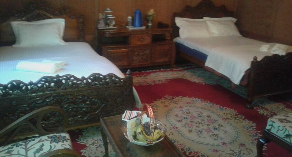 House Boat Blue Moon, Srinagar 1